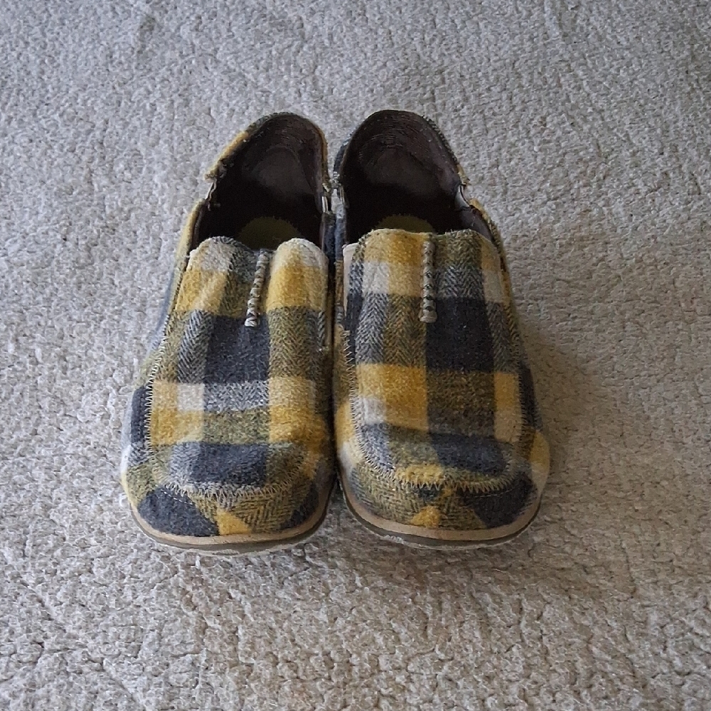 Cushe Plaid Surf Slipper in Yellow and Black